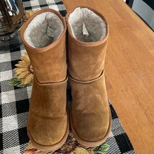Koolaburra by Ugg classic winter brown suede boots